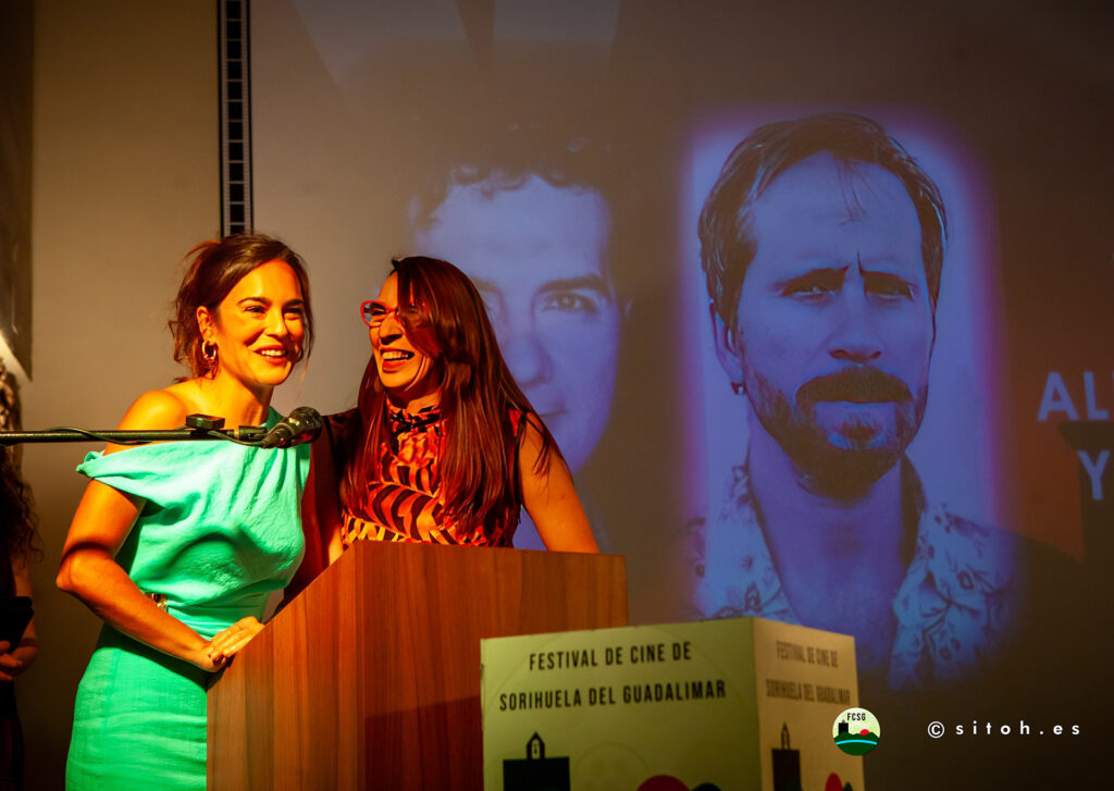 Carmen Canivell y Antonia Gómez presentan a los premiados
