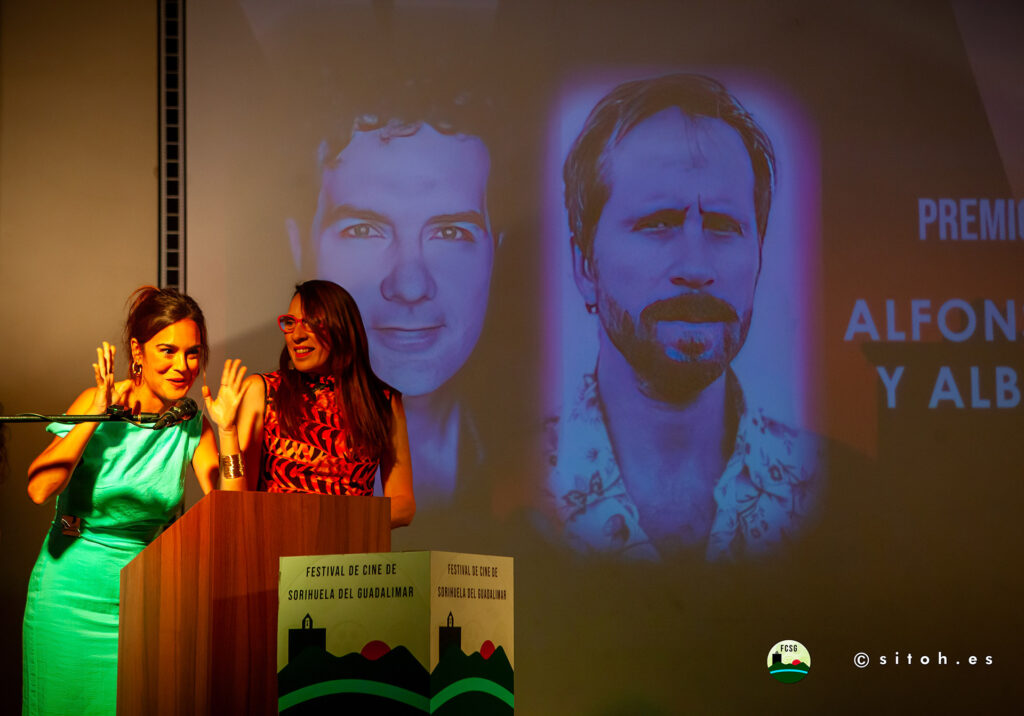 Carmen Canivell y Antonia Gómez presentan a los premiados