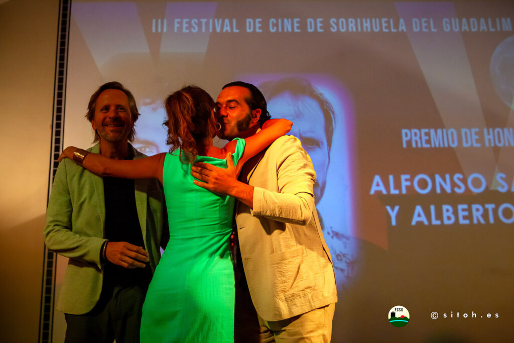 Carmen Canivell y Antonia Gómez presentan a los premiados