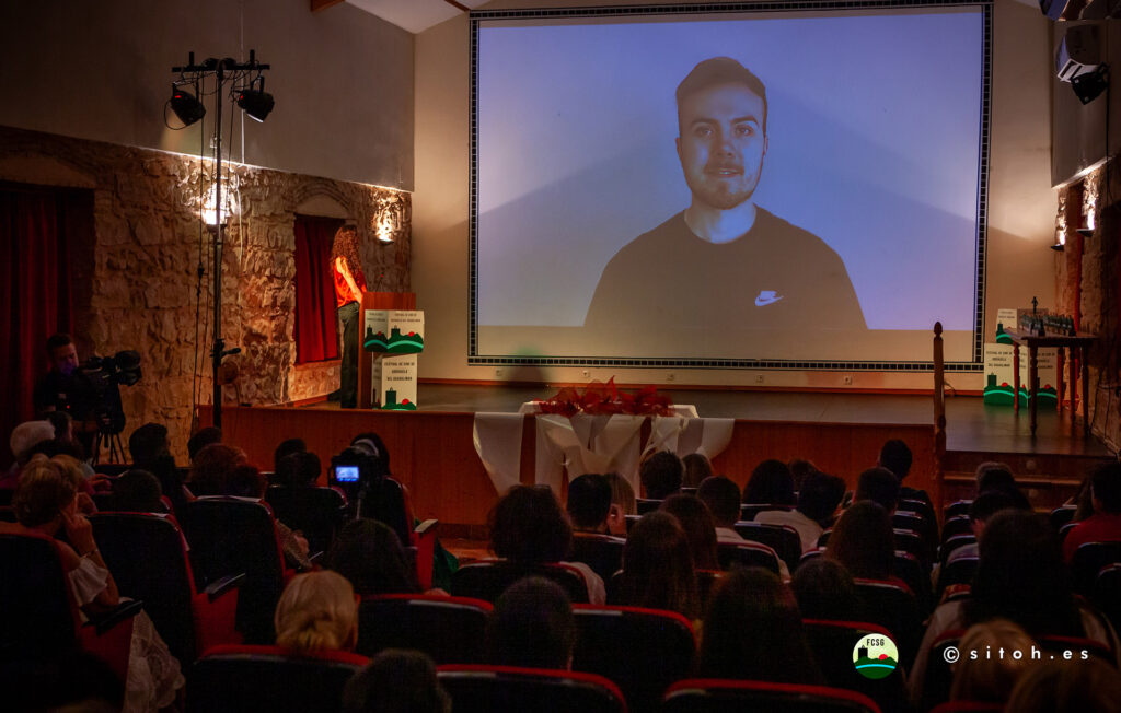 Alejandro Pereira, Mención especial por "HUIR"