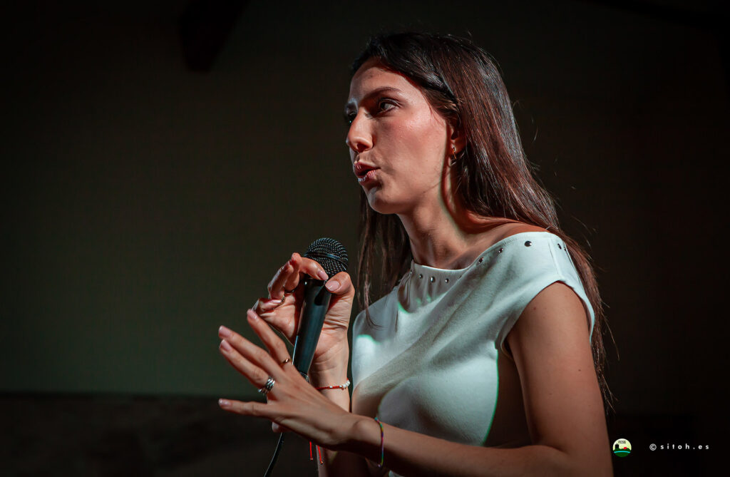 Belén Mayordomo presentando TODO LO QUE PERDIMOS