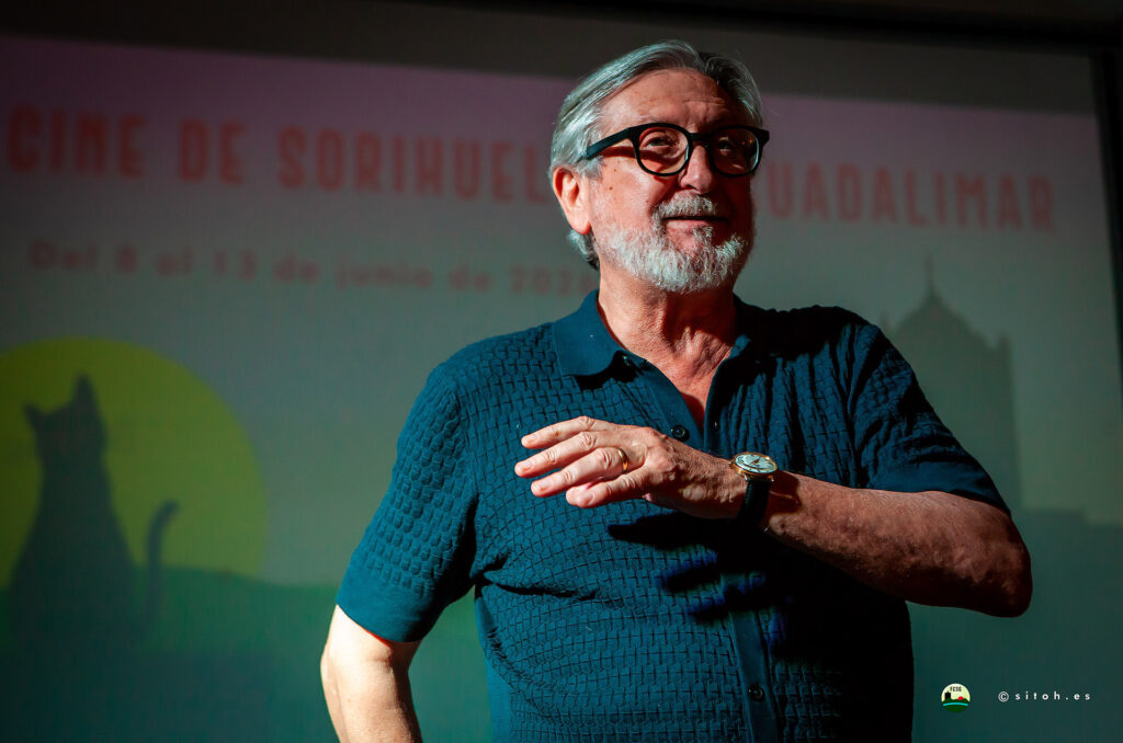 Sebastián Haro presentando POR LAS VENAS